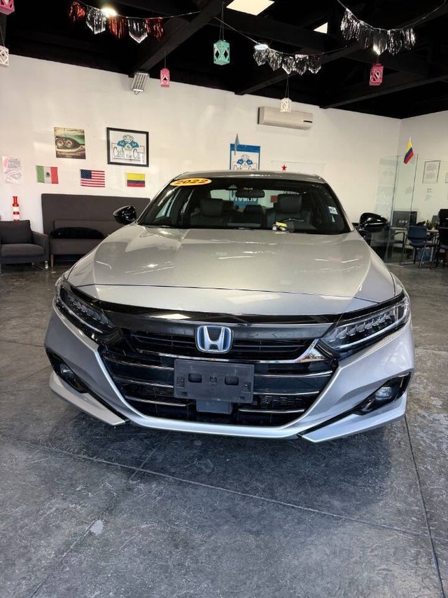 Honda Accord Hybrid Vehicle Full-screen Gallery Image 03