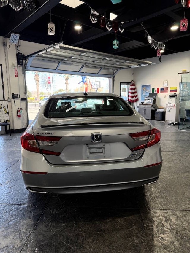 Honda Accord Hybrid Vehicle Full-screen Gallery Image 31