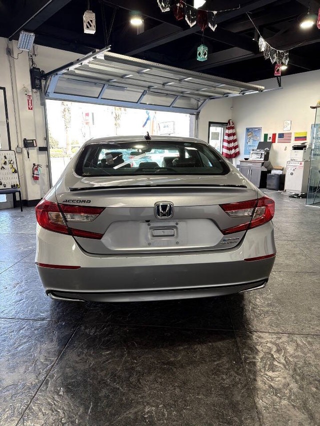 Honda Accord Hybrid Vehicle Full-screen Gallery Image 36