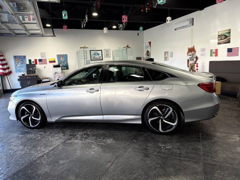 Honda Accord Hybrid Vehicle Full-screen Gallery Image 19