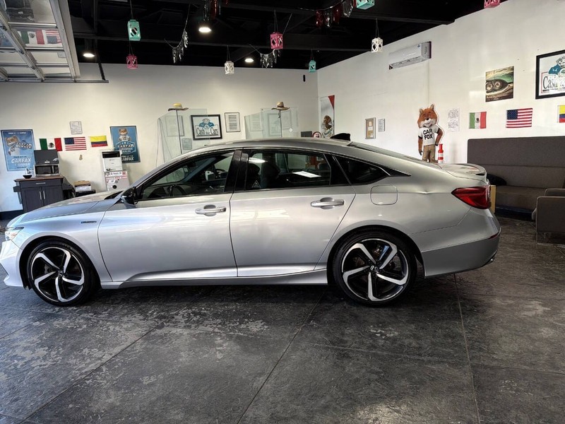 Honda Accord Hybrid Vehicle Full-screen Gallery Image 20
