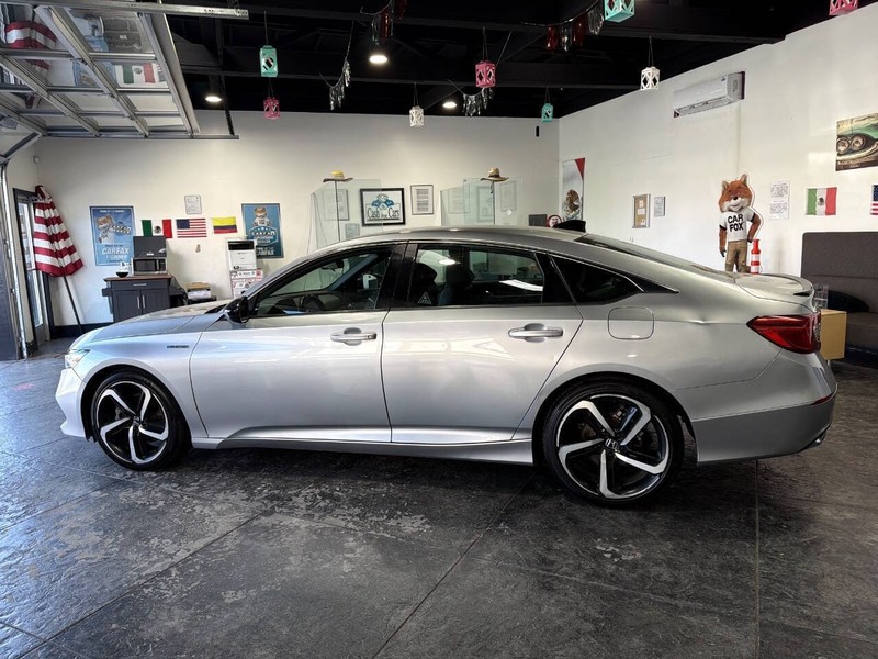Honda Accord Hybrid Vehicle Full-screen Gallery Image 24