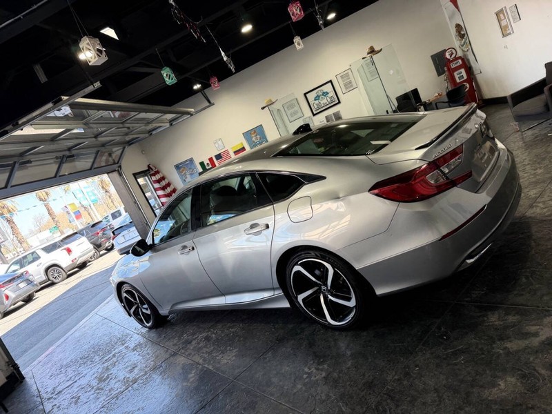 Honda Accord Hybrid Vehicle Full-screen Gallery Image 25