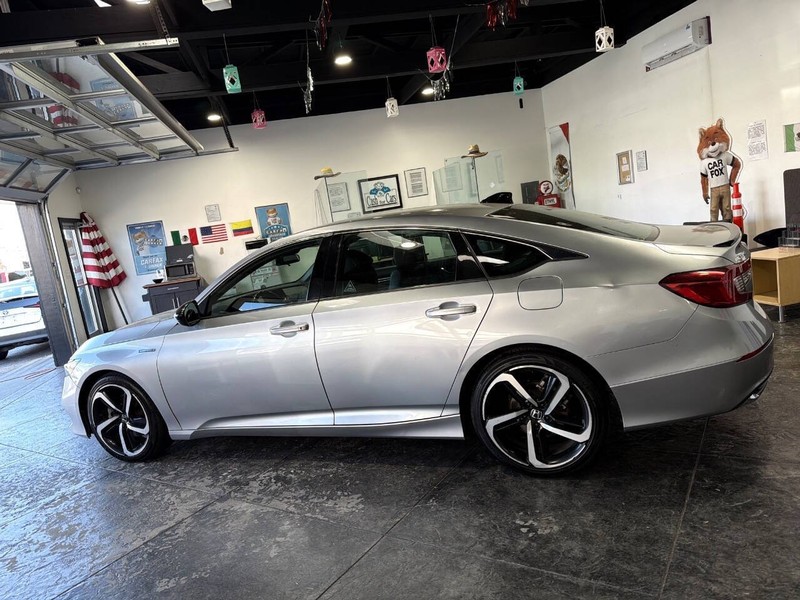 Honda Accord Hybrid Vehicle Full-screen Gallery Image 27