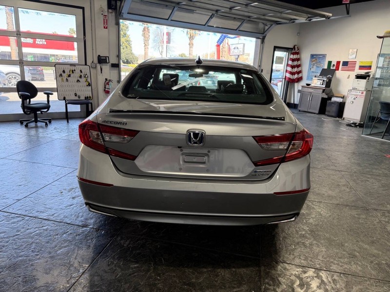 Honda Accord Hybrid Vehicle Full-screen Gallery Image 35