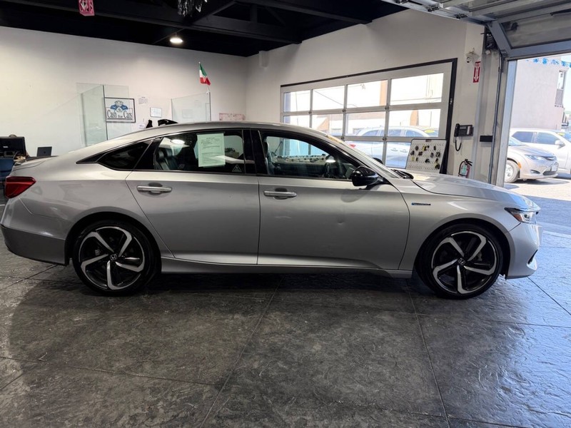 Honda Accord Hybrid Vehicle Full-screen Gallery Image 37
