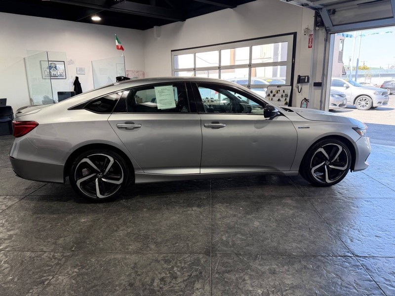 Honda Accord Hybrid Vehicle Full-screen Gallery Image 39