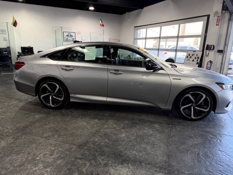 Honda Accord Hybrid Vehicle Full-screen Gallery Image 42