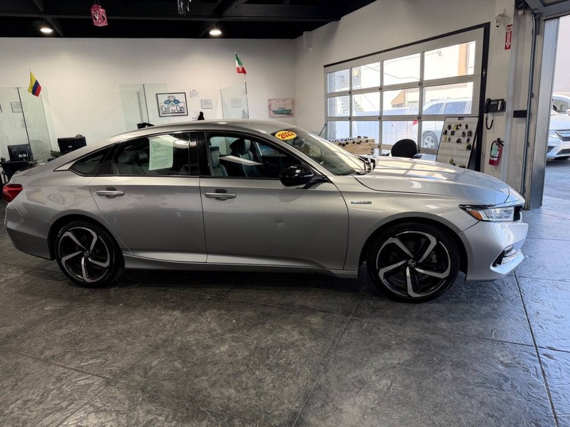 Honda Accord Hybrid Vehicle Full-screen Gallery Image 44