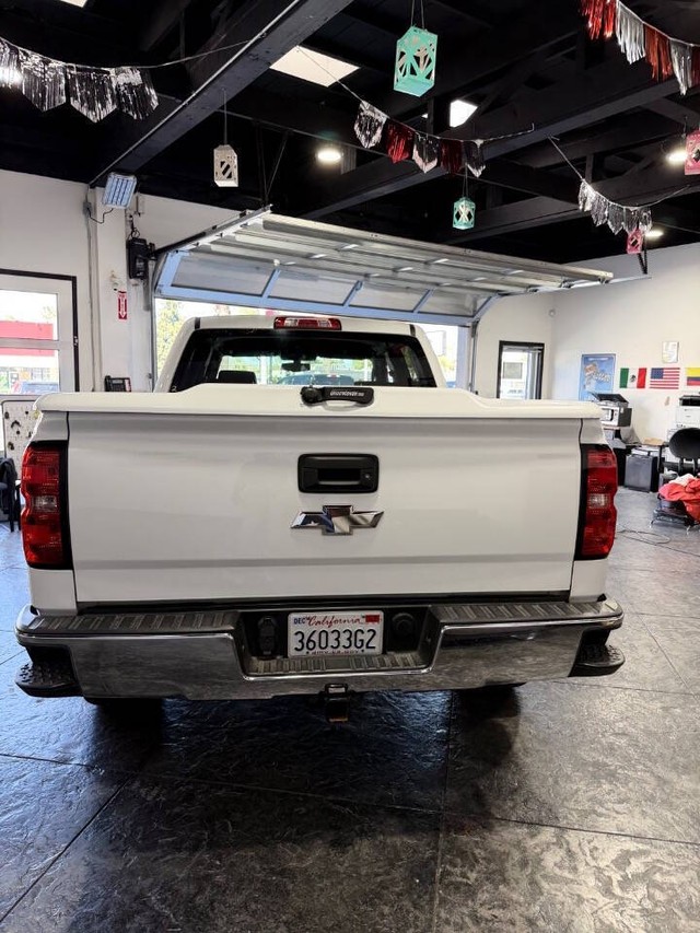 Chevrolet Silverado 1500 Vehicle Full-screen Gallery Image 32