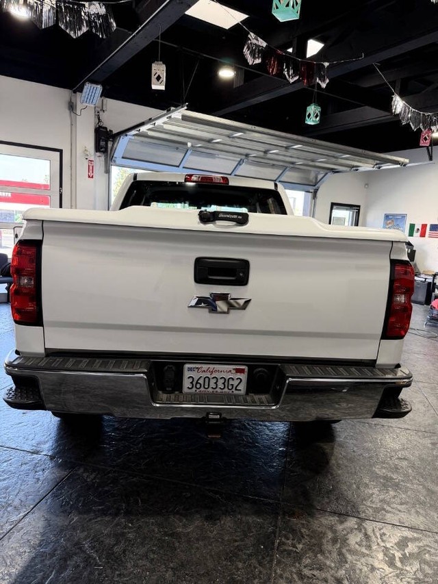 Chevrolet Silverado 1500 Vehicle Full-screen Gallery Image 36