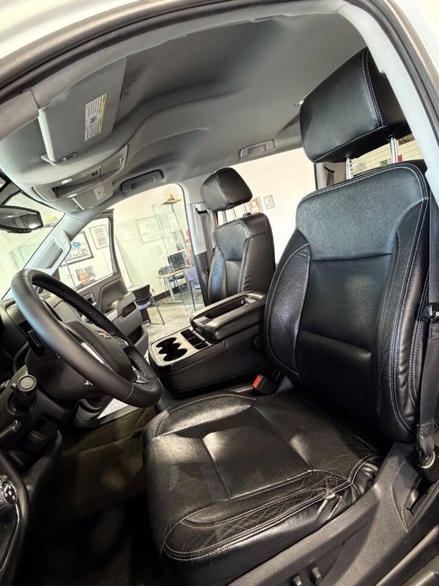 Chevrolet Silverado 1500 Vehicle Full-screen Gallery Image 49