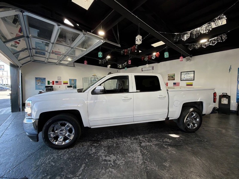 Chevrolet Silverado 1500 Vehicle Full-screen Gallery Image 18