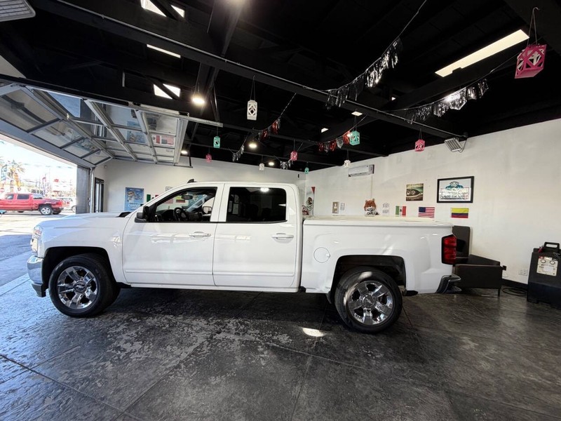 Chevrolet Silverado 1500 Vehicle Full-screen Gallery Image 19
