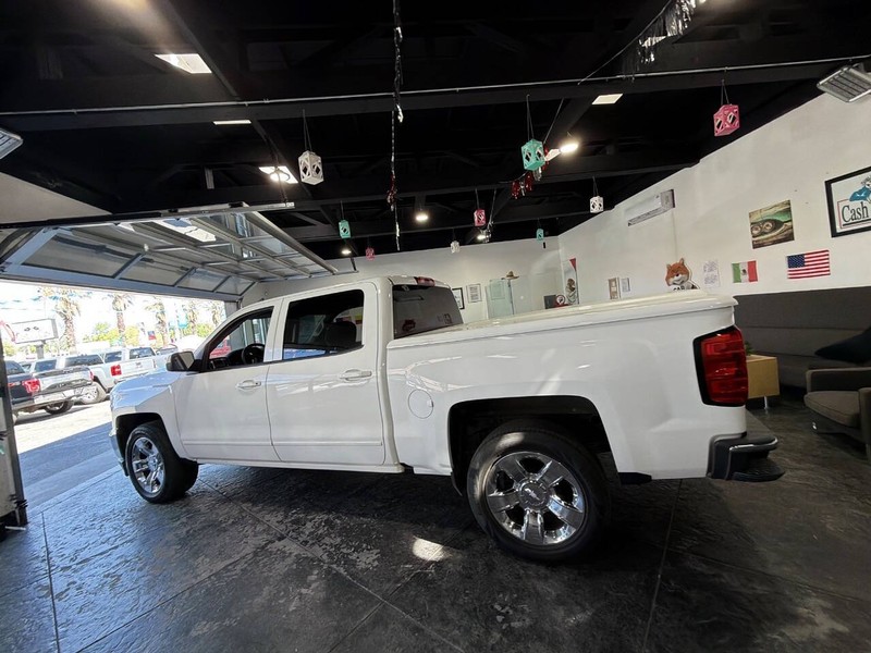 Chevrolet Silverado 1500 Vehicle Full-screen Gallery Image 28