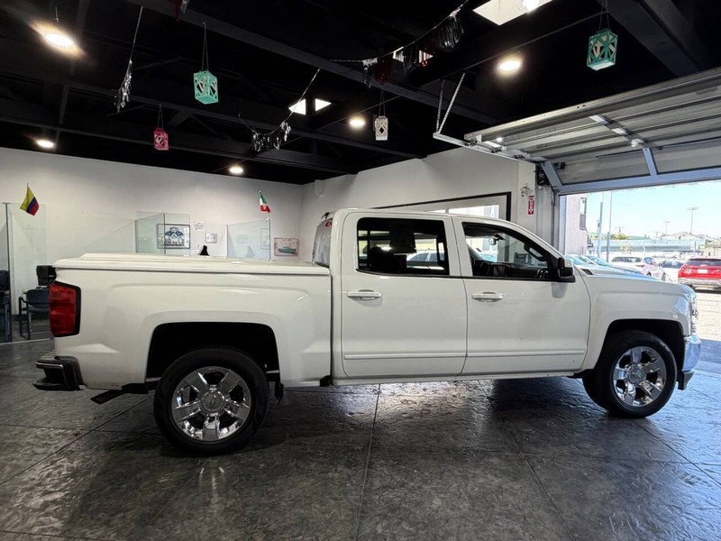Chevrolet Silverado 1500 Vehicle Full-screen Gallery Image 34