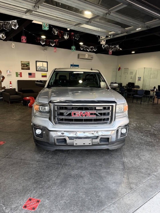 GMC Sierra 1500 Vehicle Full-screen Gallery Image 02
