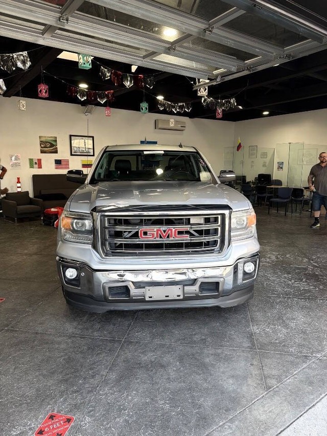 GMC Sierra 1500 Vehicle Full-screen Gallery Image 08