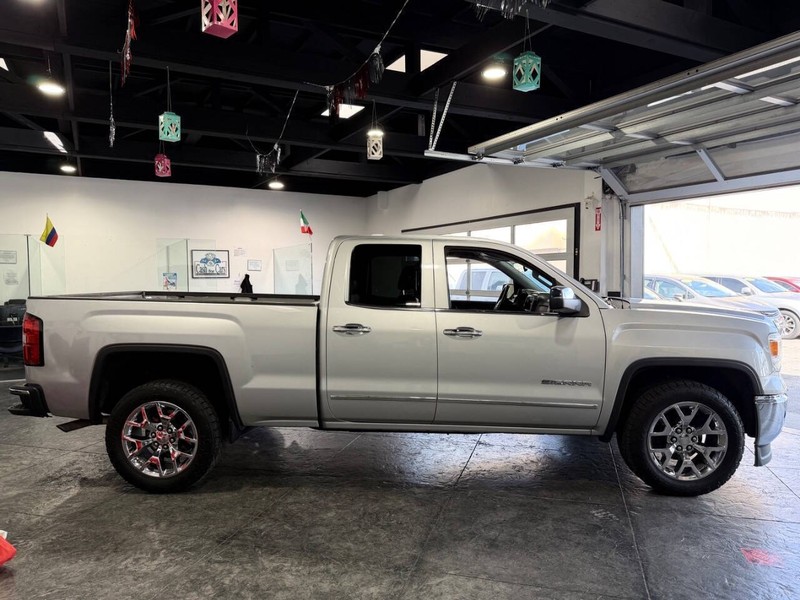 GMC Sierra 1500 Vehicle Full-screen Gallery Image 17