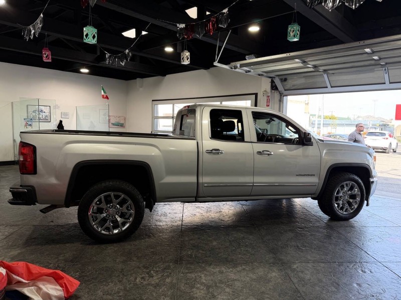 GMC Sierra 1500 Vehicle Full-screen Gallery Image 18
