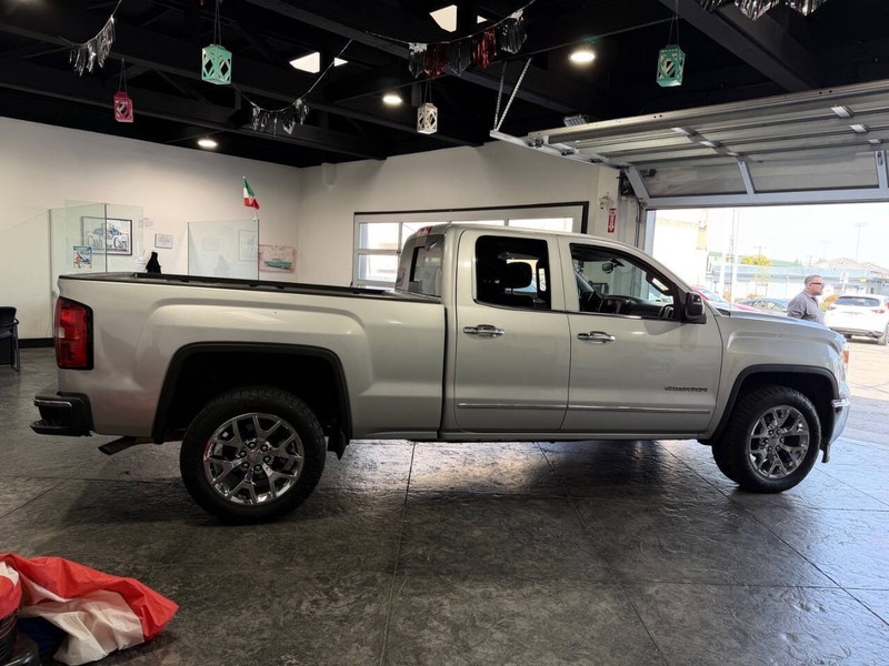 GMC Sierra 1500 Vehicle Full-screen Gallery Image 20