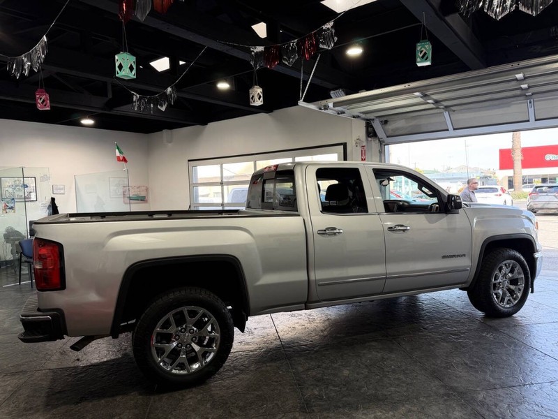 GMC Sierra 1500 Vehicle Full-screen Gallery Image 21