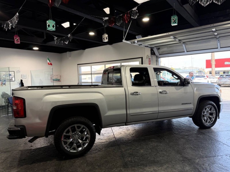 GMC Sierra 1500 Vehicle Full-screen Gallery Image 22