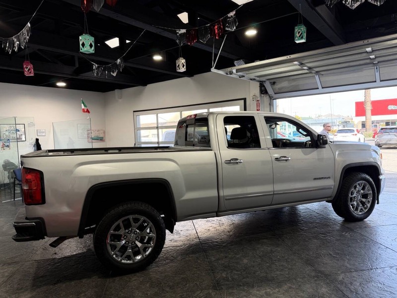 GMC Sierra 1500 Vehicle Full-screen Gallery Image 23