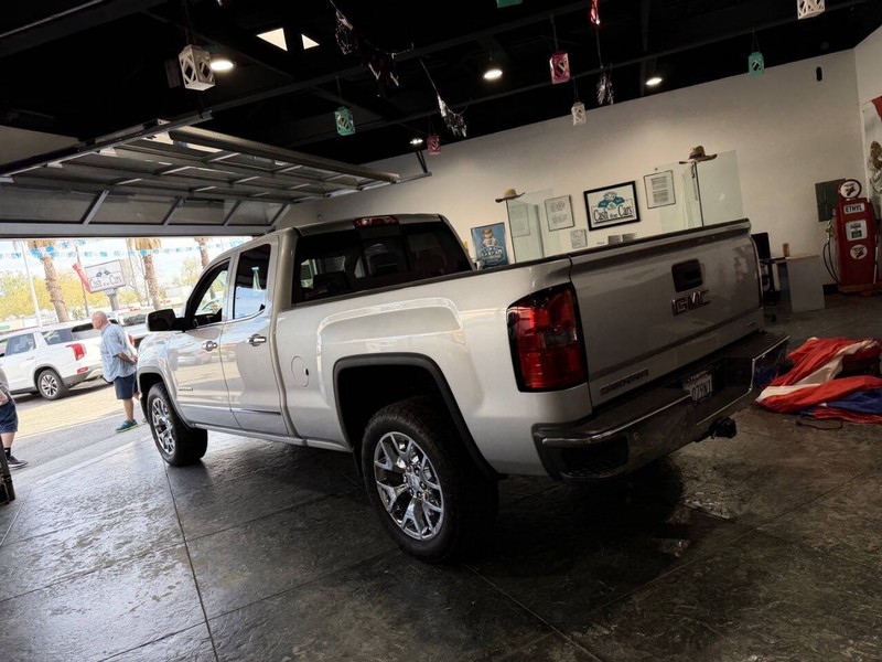 GMC Sierra 1500 Vehicle Full-screen Gallery Image 30