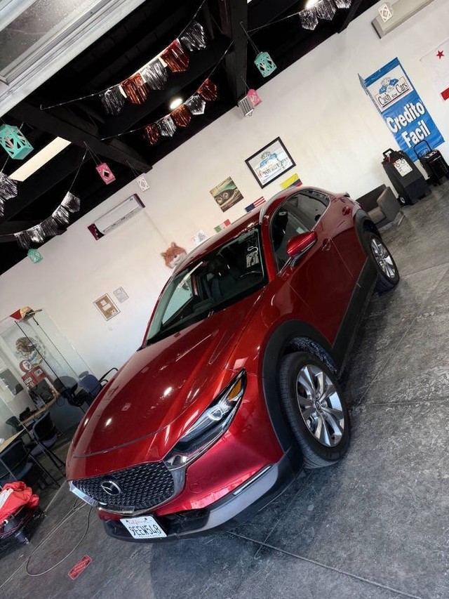 Mazda CX-30 Vehicle Full-screen Gallery Image 12