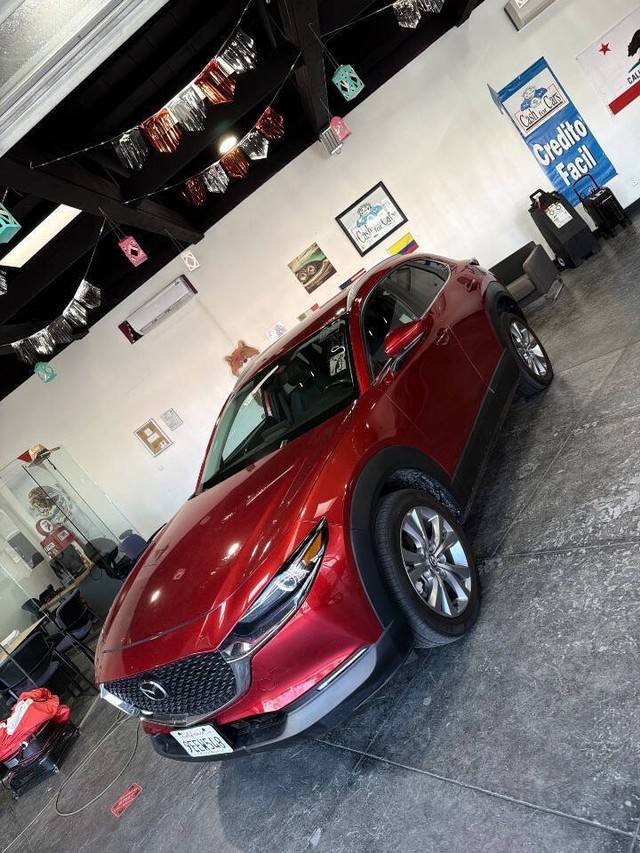 Mazda CX-30 Vehicle Full-screen Gallery Image 17