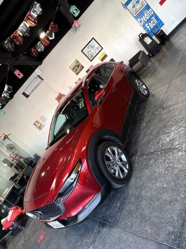Mazda CX-30 Vehicle Full-screen Gallery Image 20