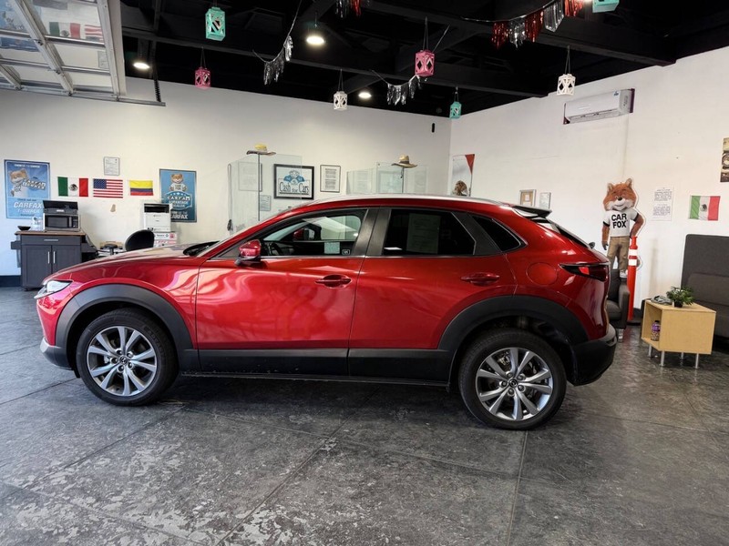 Mazda CX-30 Vehicle Full-screen Gallery Image 18