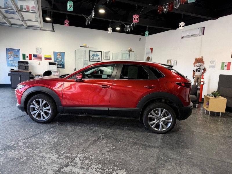 Mazda CX-30 Vehicle Full-screen Gallery Image 23
