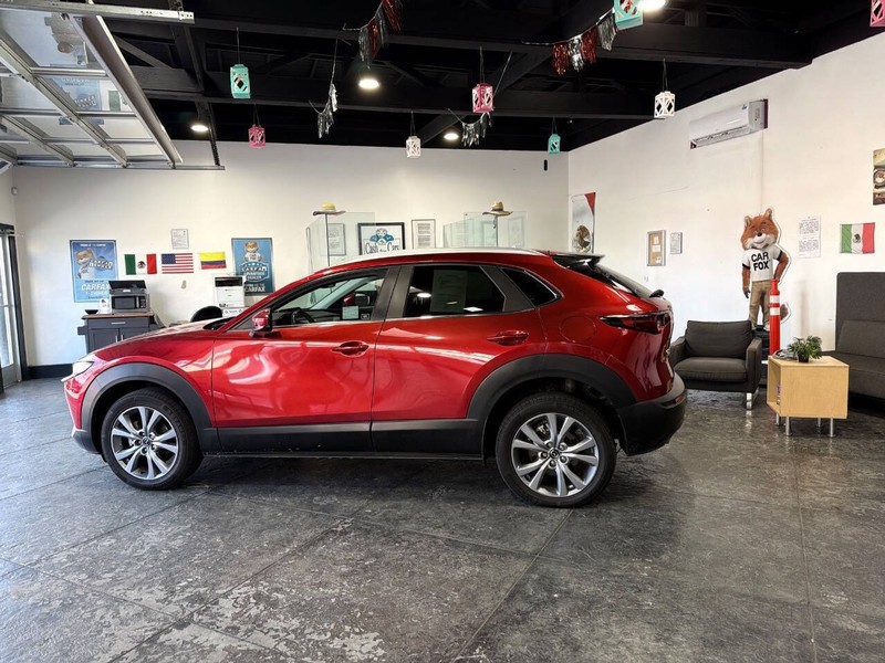 Mazda CX-30 Vehicle Full-screen Gallery Image 24