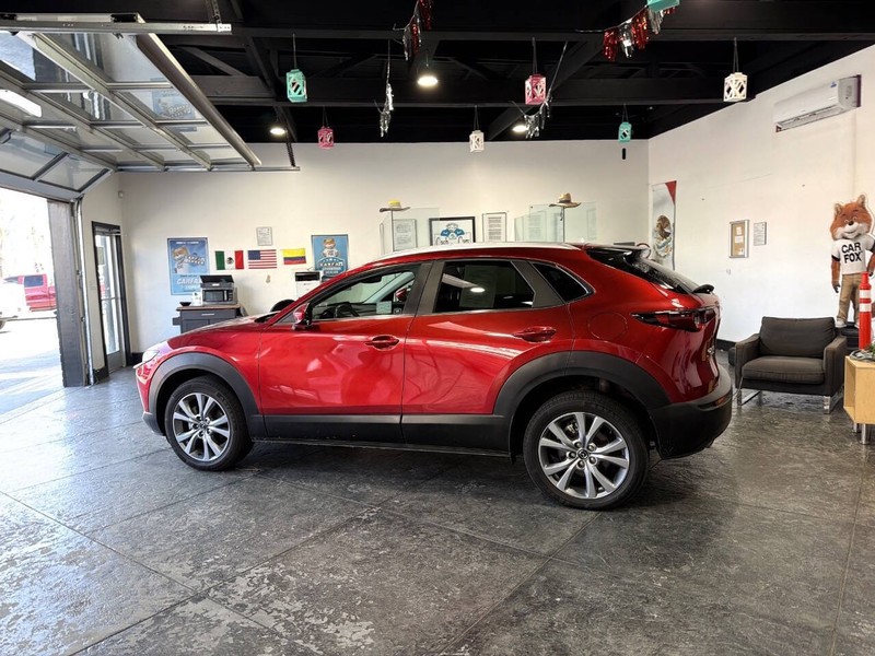Mazda CX-30 Vehicle Full-screen Gallery Image 28