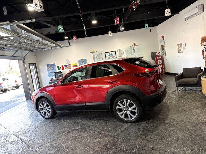 Mazda CX-30 Vehicle Full-screen Gallery Image 31