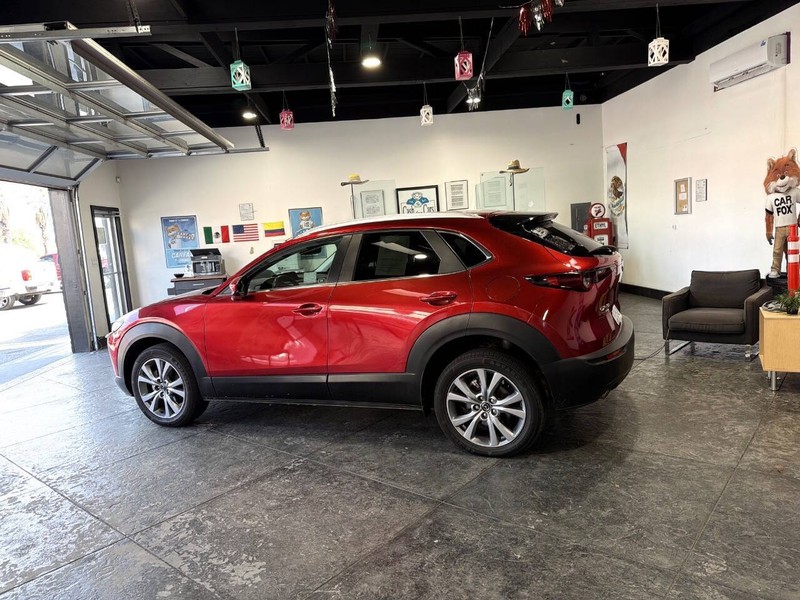 Mazda CX-30 Vehicle Full-screen Gallery Image 32