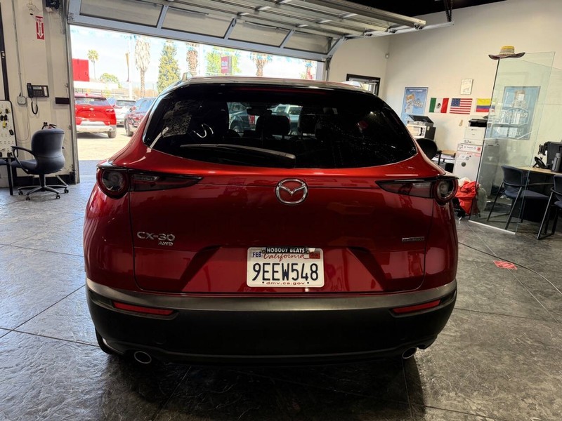 Mazda CX-30 Vehicle Full-screen Gallery Image 36
