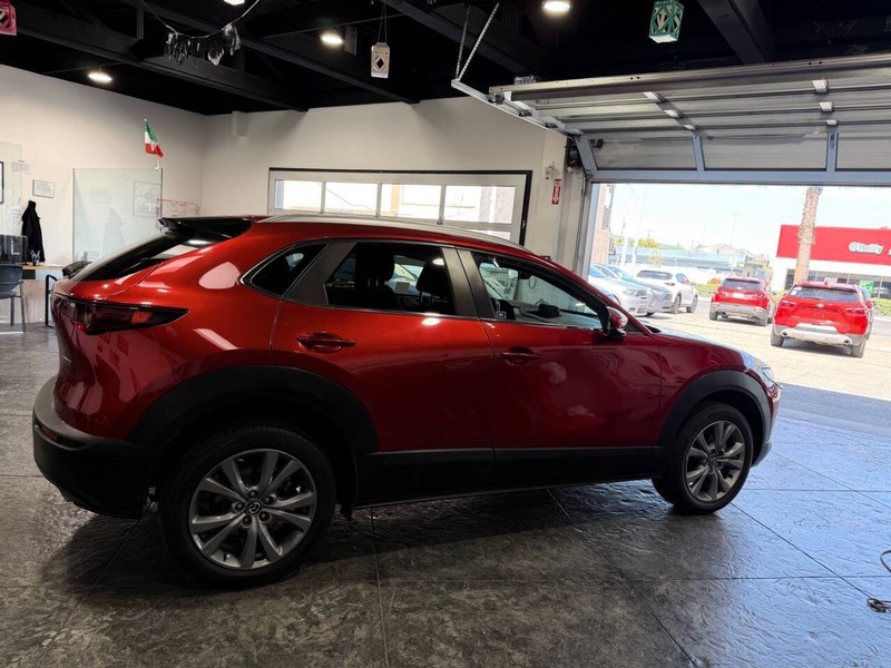 Mazda CX-30 Vehicle Full-screen Gallery Image 39