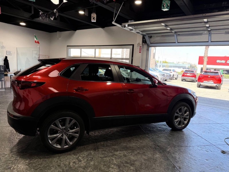 Mazda CX-30 Vehicle Full-screen Gallery Image 43
