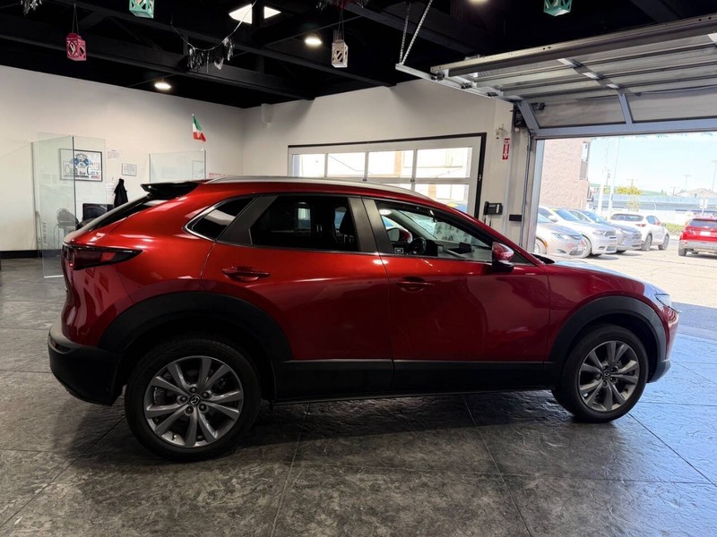 Mazda CX-30 Vehicle Full-screen Gallery Image 45