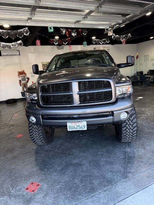Dodge Ram 2500 Vehicle Full-screen Gallery Image 03