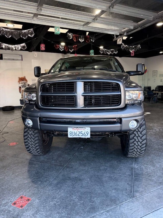 Dodge Ram 2500 Vehicle Full-screen Gallery Image 04