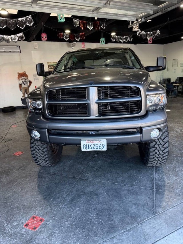 Dodge Ram 2500 Vehicle Full-screen Gallery Image 05