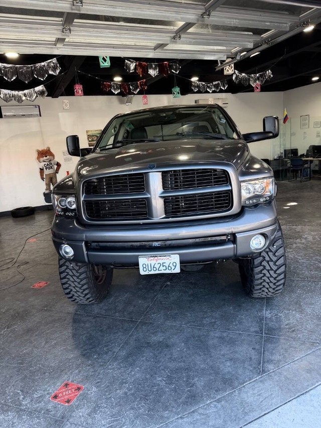 Dodge Ram 2500 Vehicle Full-screen Gallery Image 08