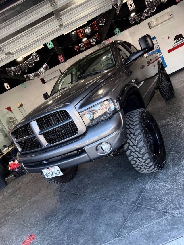 Dodge Ram 2500 Vehicle Full-screen Gallery Image 09