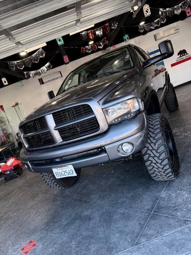 Dodge Ram 2500 Vehicle Full-screen Gallery Image 10