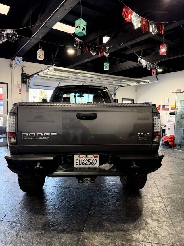 Dodge Ram 2500 Vehicle Full-screen Gallery Image 28