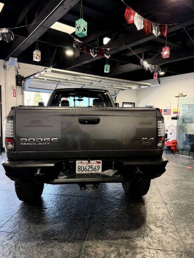 Dodge Ram 2500 Vehicle Full-screen Gallery Image 29